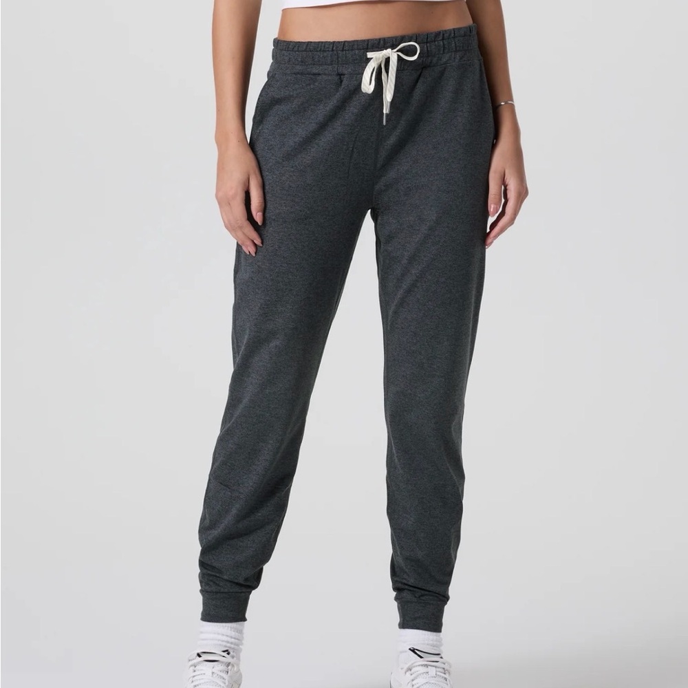Vuori Women’s Charcoal Grey Performance Joggers.  Size-Small